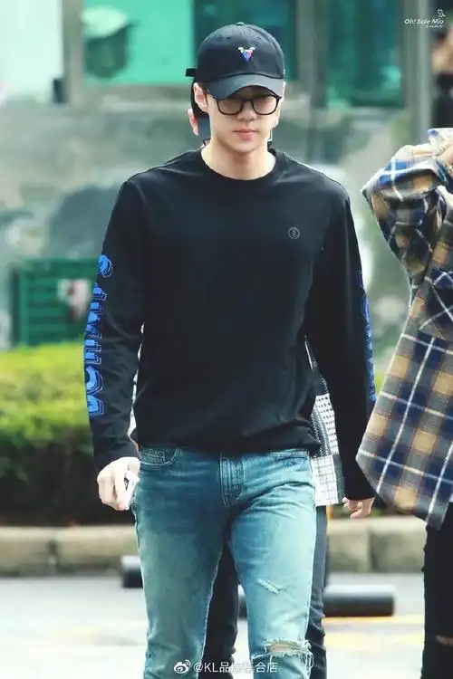 怎么能少了我们吴世勋呢#爱豆夏日私服穿搭#吴世勋超话#男友风穿搭#p1