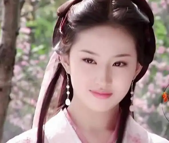 回顾33岁刘亦菲不再靠干爹如今淡然的神仙姐姐又回来了