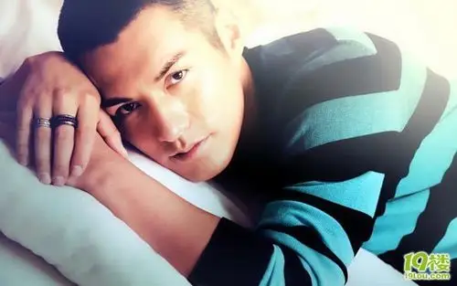 严宽最新写真 板寸头也可以很性感