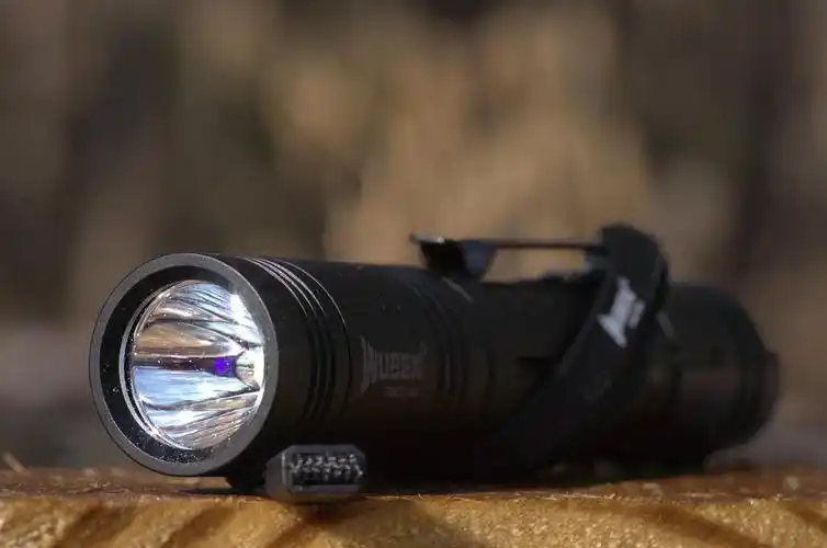 务本手电筒 | wuben led flashlight