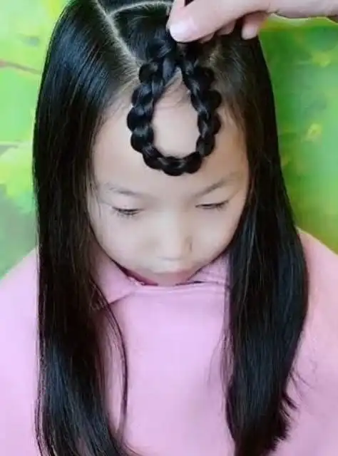 教你一款超简单的儿童编发给孩子这样扎头发亲戚见了都说好
