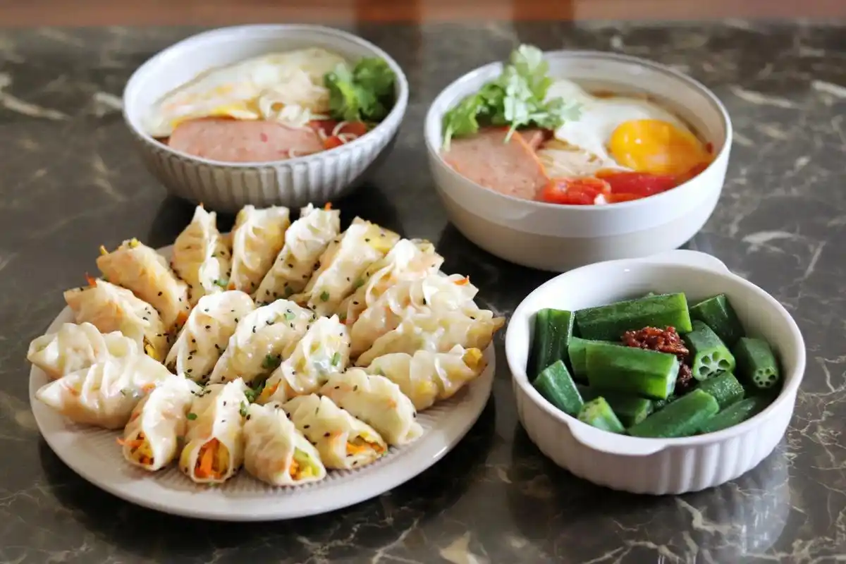 晒晒我家拒绝精致穷的午餐不剩菜不浪费网友就该这样吃