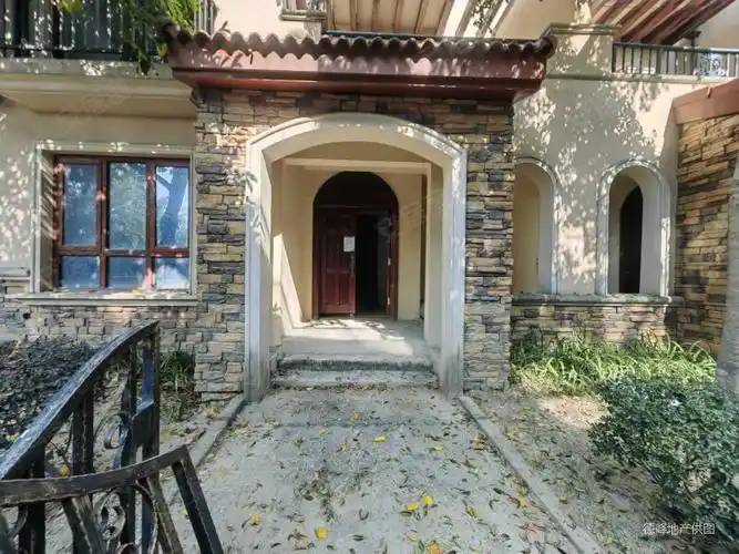 新世纪颐龙湾一二三期别墅