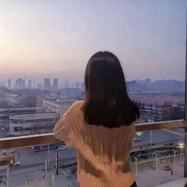 2021真人背影情侣头像一人一张喜欢你就像心里住了星星