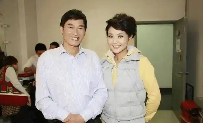 方琼原来不姓方,与领导闪婚生子,婚后分居多年,她过得幸福吗_工作