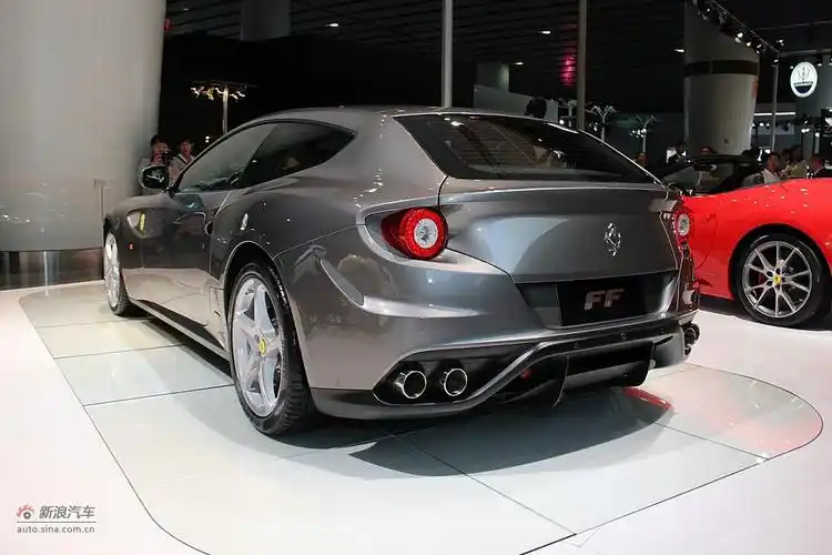 法拉利ff车展图