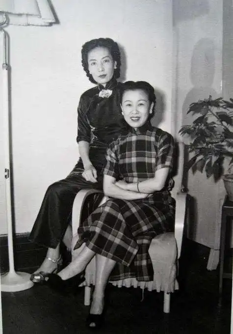 每一个成功的男人背后都有一个默默付出的女人,上海滩大佬杜月笙也不