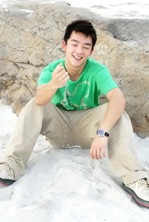 小鲜肉时期的郑恺超可爱(多图)