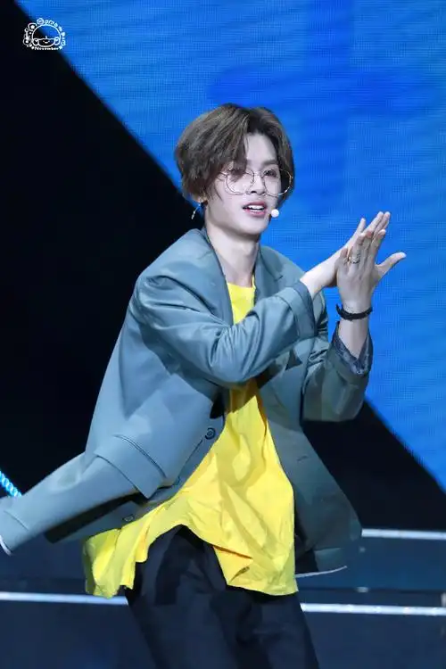 愚人节站姐团建##黄明昊justin##范丞丞##皇权富贵