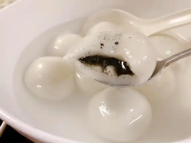 又包了甬府的宁波汤圆,家里人都说太好吃了.