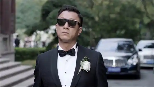 好先生:孙红雷走路太帅了,墨镜西服一穿,这气场黑老大也得认怂