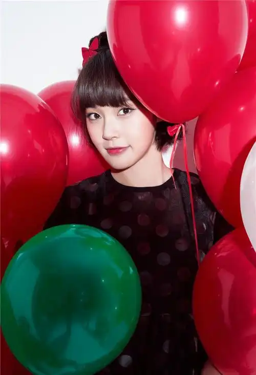 万花丛中一点红的张佳宁了解一下