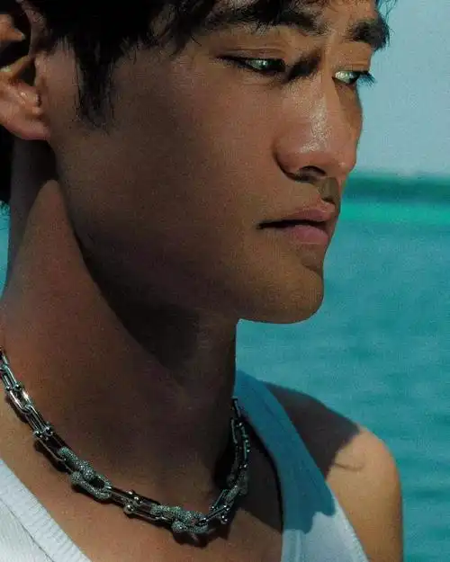 袁弘武汉东湖夏日大片##袁弘发博回忆武汉旧日时光