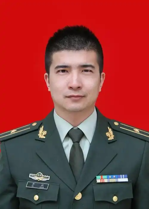 曾经我也是军人脱下军装依旧很帅不接受反驳