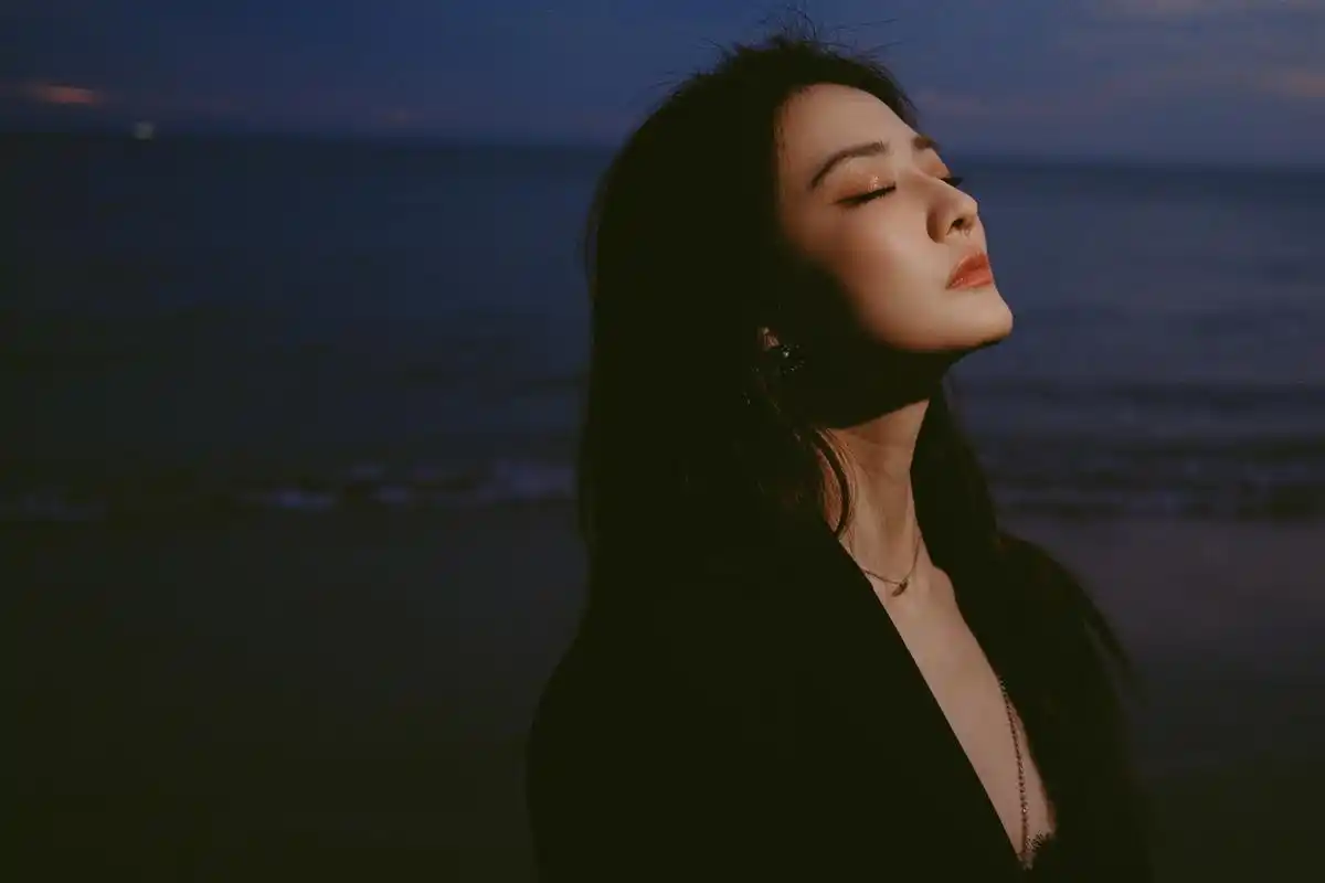 徐璐海边大片,性感魅惑