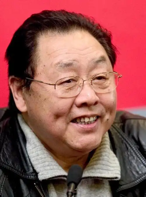 西游记中的猪八戒马德华已73岁,把"嫦娥"娶回家后,儿子帅气