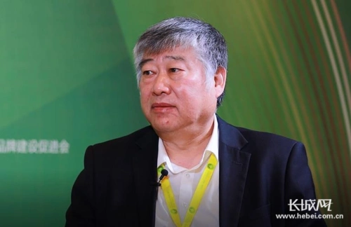 漱玉平民李文杰顾客到店首推中成药助推民族瑰宝传承发展