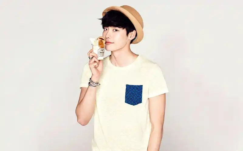 韩国帅气李钟硕时尚写真桌面壁纸高清大图预览1920x1080_日韩明星下载