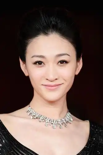 李小冉的身材谁不爱,穿黑蕾丝裙包不住魅力,也太撩人了