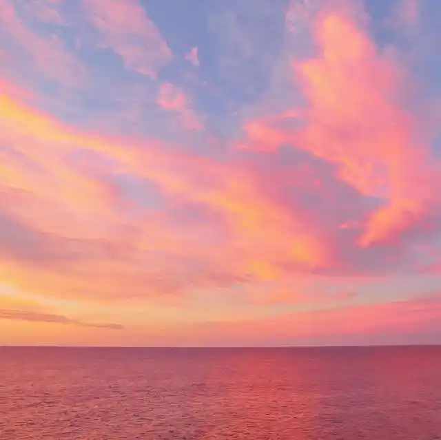 治愈系粉色天空高清壁纸