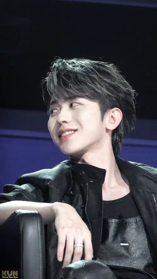 蔡徐坤##蔡徐坤新歌afterglow