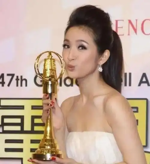 林依晨:顶级童颜,偶像剧女王,艰难求子伺候公婆陷婚姻危机