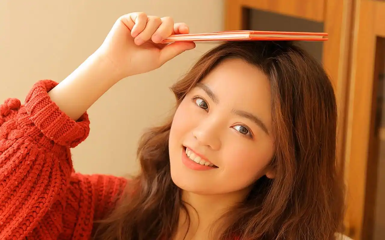 长发美女唯美写真高清桌面壁纸