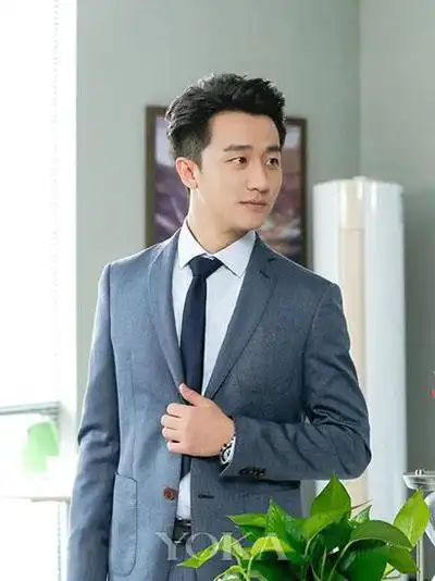 【讨论】黄轩经纪人(是谁?)15201879909