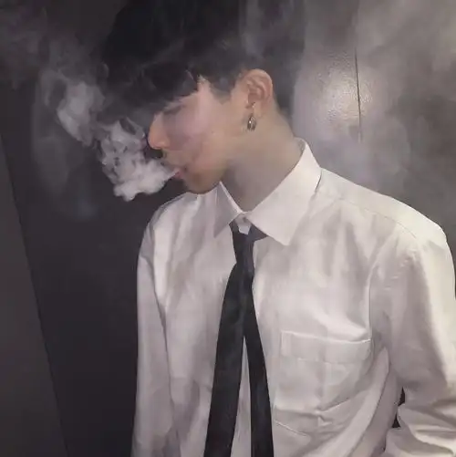 男头玩网白衬衫小哥哥