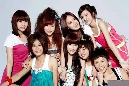 黑涩会美眉七位成员重聚