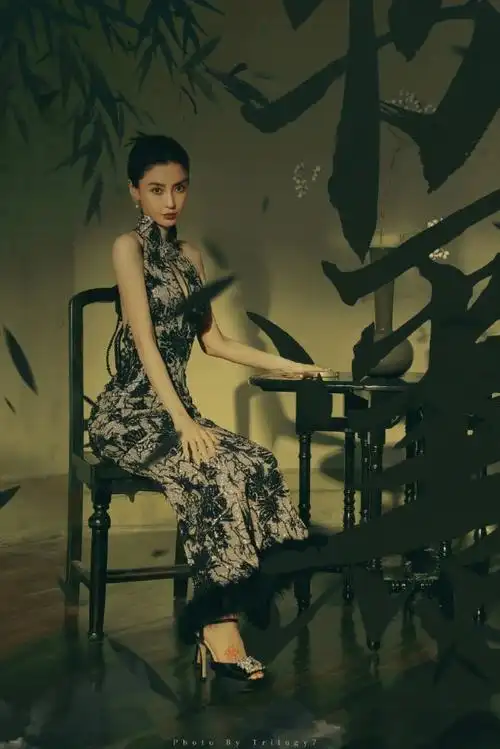 angelababy上海活动 旗袍妆造 对眼睛真好05    #angelababy背部