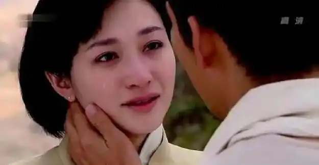 李小冉凭借剧中的精湛演技以及和钟汉良之间满满的cp感再一次火出圈