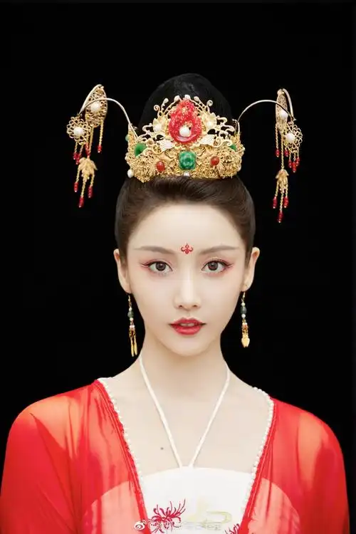 姜贞羽红衣水袖舞