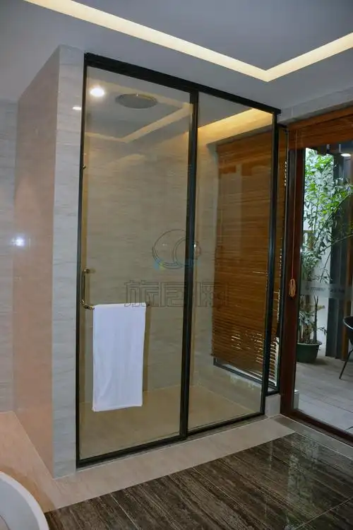 别墅h户型 庭院层 4房3厅1厨6卫 164-166㎡样板间:主卧浴室