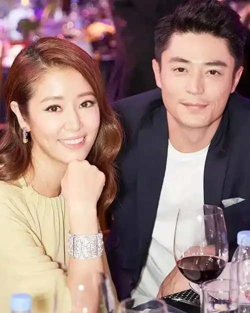 太牛!林心如晒母亲节礼物,7岁女儿全英文表白,国际学校不白上