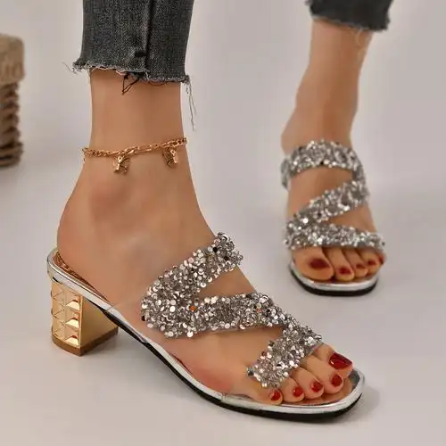 2024夏新款一字拖粗跟水钻凉拖鞋女大码女士高跟女鞋子潮外贸批发