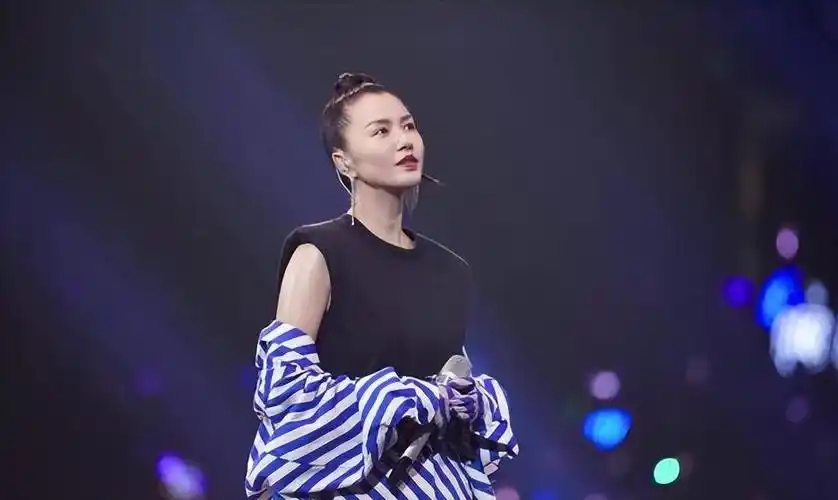 谭维维从反叛超女到青歌赛的风波再到与尚雯婕的唇枪舌战