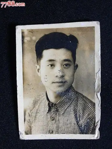 阳刚英俊帅小伙五十年代老照片尺寸48x35公分