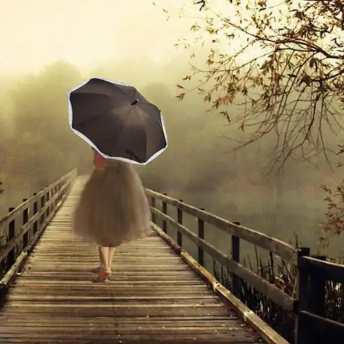 最真的情,就是把一个人放在心里一直未走远