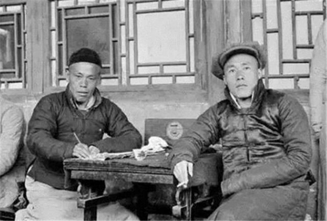 1946年一老地主吓退3万国军,成功救出6000解放军,他是何方神圣