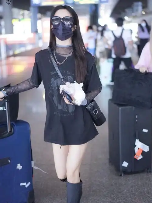 刘些宁 in devil beauty