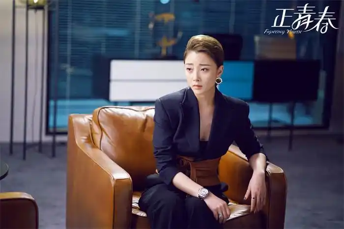 《正青春》热播进行时 吴谨言殷桃持续探索职场剧新价