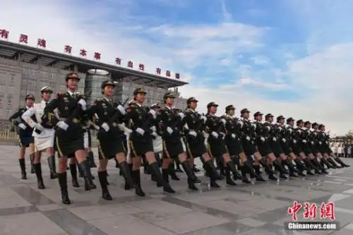 9·3阅兵:中外67个方队 女仪仗队员亮相