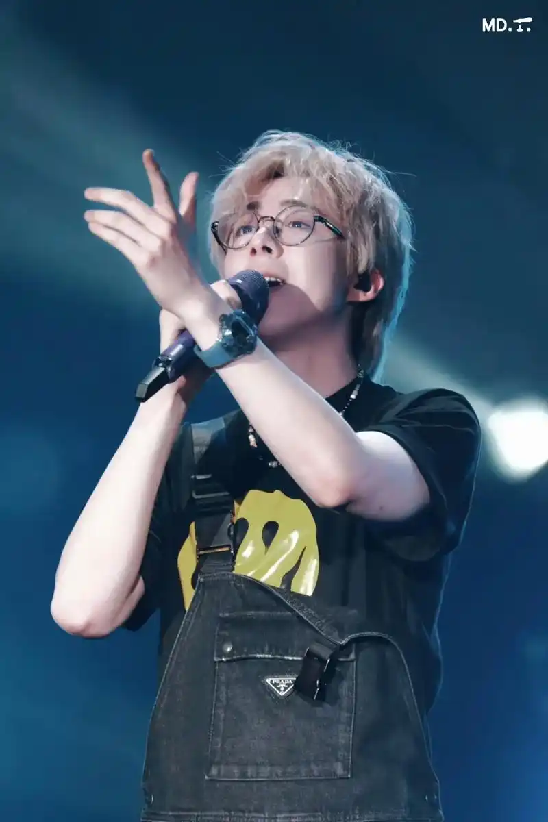 摩登兄弟刘宇宁—《黑夜的一束光》#从漫画里走出来的男孩 #神 - 抖音