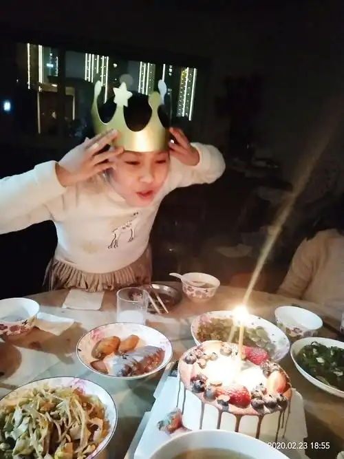 我是桃桃 ,2020年2月23日今天是我10岁的生日(疫情期间我们只能在家过