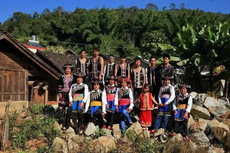 中国摄影网签约摄影师宋金钟:《中国56个民族合影》_云南