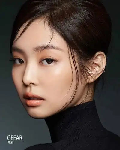 粉墨jennie为韩国美妆品牌拍摄新广告照,被网友称为天使面孔!