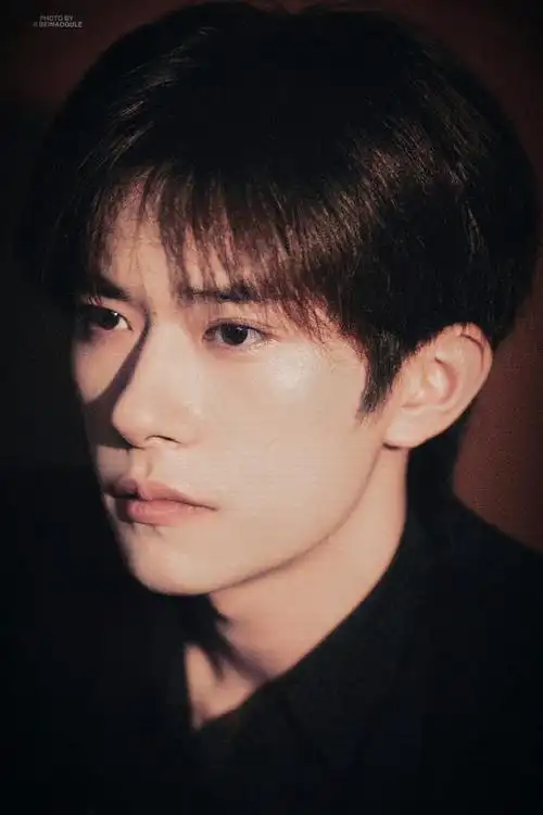 王俊凯易烊千玺g社生图