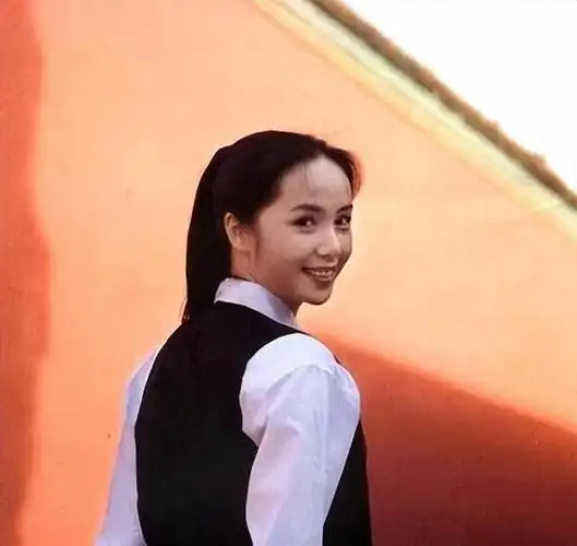 看了蒋雯丽的旧照,才明白:顾长卫王全安为啥相继沦陷,千娇百媚