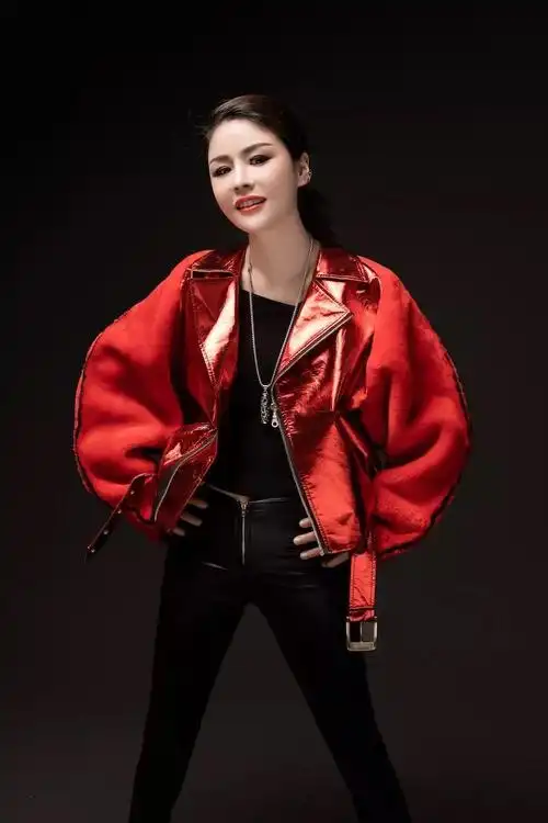 爆红网络,成为网络神曲,百听不厌,花姐,一个深受大众喜爱的歌手,其